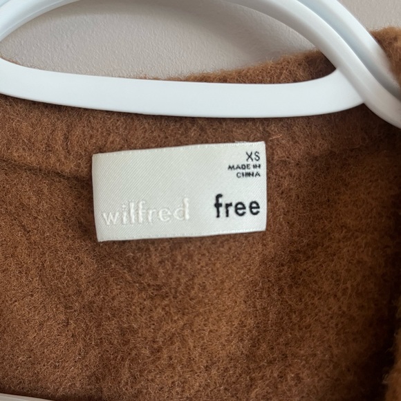 soft cashmere cropped button up - Picture 3 of 3